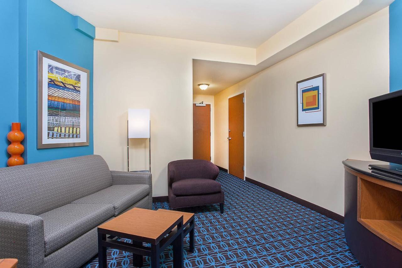 Fairfield Inn & Suites Louisville East Ngoại thất bức ảnh